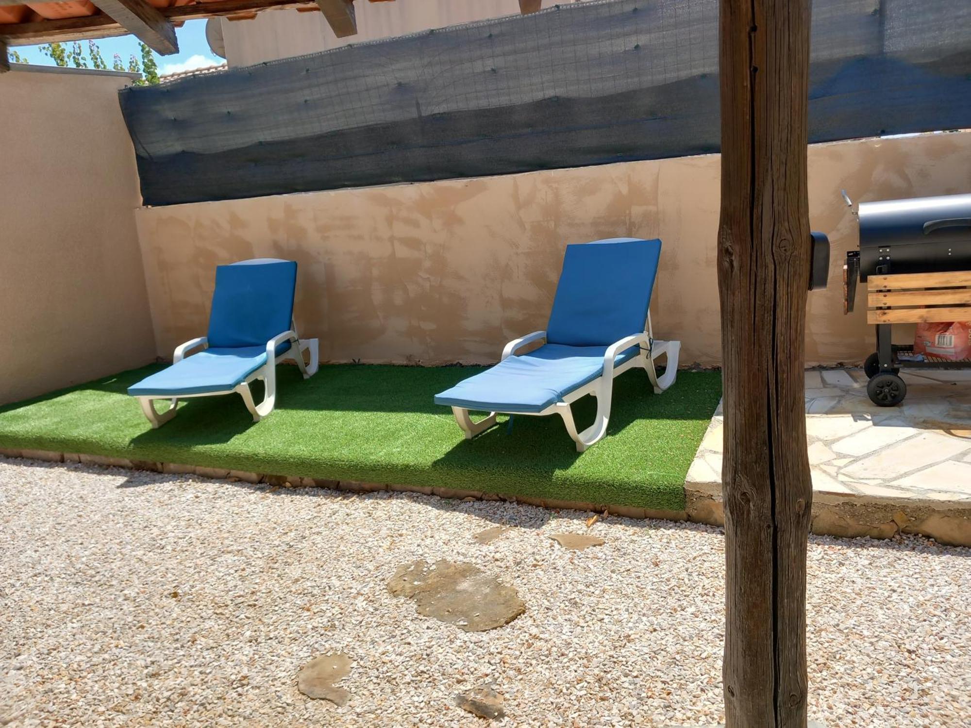 Studio Independant Dans Villa Neffies Luaran gambar